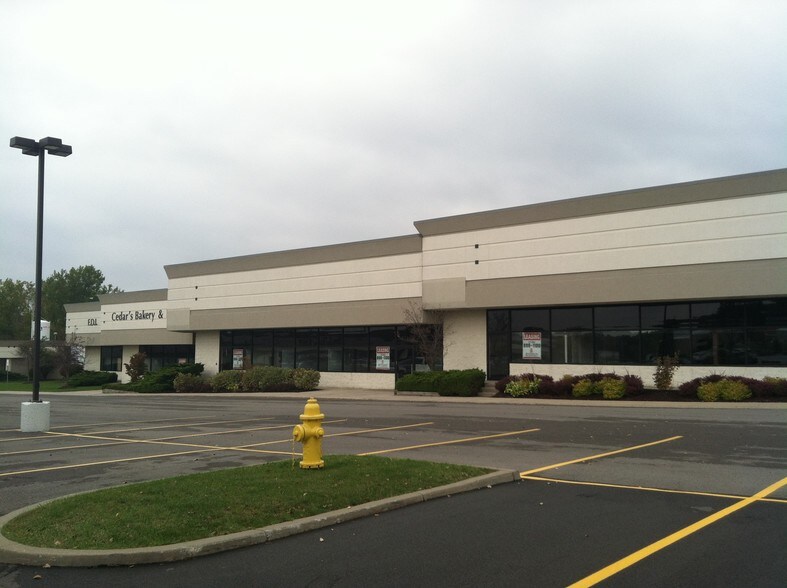 More Photos Of 3176 Abbott Rd, Orchard Park Warehouse For Lease