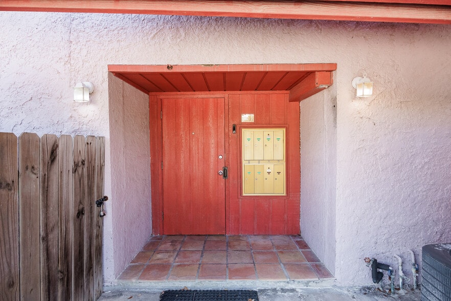 More Photos Of 801 S Carancahua St, Corpus Christi Apartments For Sale