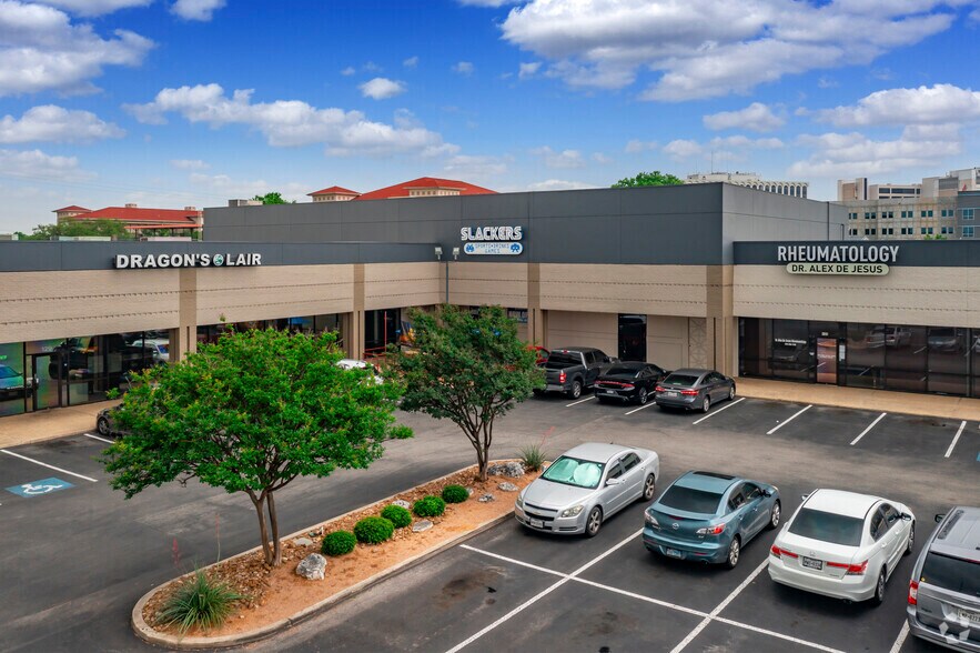 More Photos Of 7959 Fredericksburg Rd, San Antonio Unknown For Lease