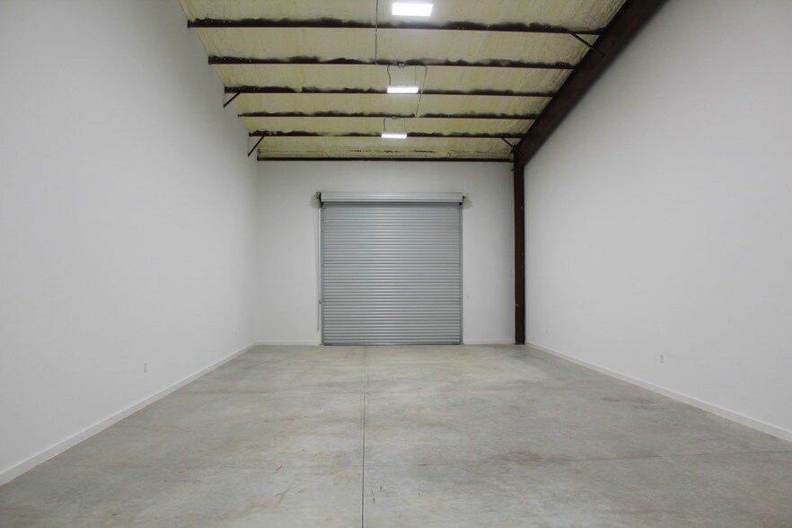 More Photos Of 12112 Anderson Mill Rd, Austin Warehouse For Lease