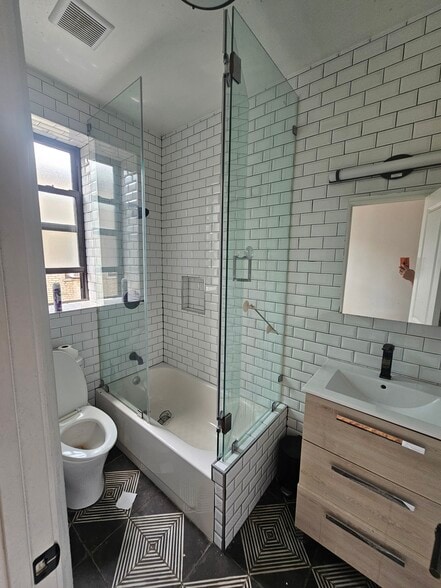 More Photos Of 1076-1084 New York Ave, Brooklyn Apartments For Sale