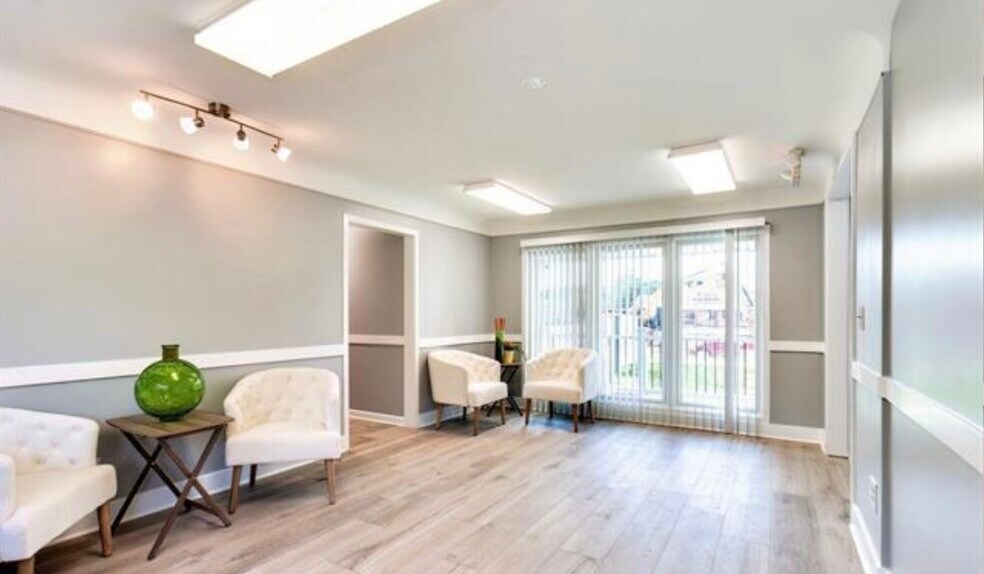 More Photos Of 30018 Orchard Lake Rd, Farmington Hills Medical For Sale