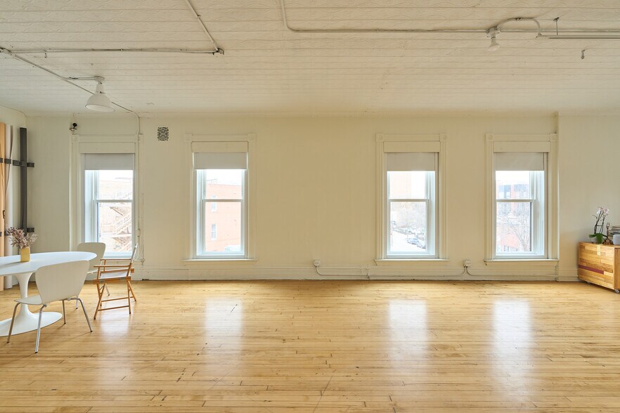More Photos Of 1539 N Damen Ave, Chicago Office For Lease