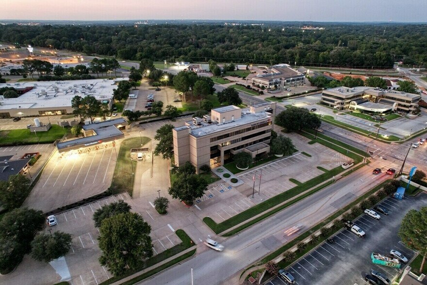 More Photos Of 3301 Golden Rd, Tyler Office For Lease