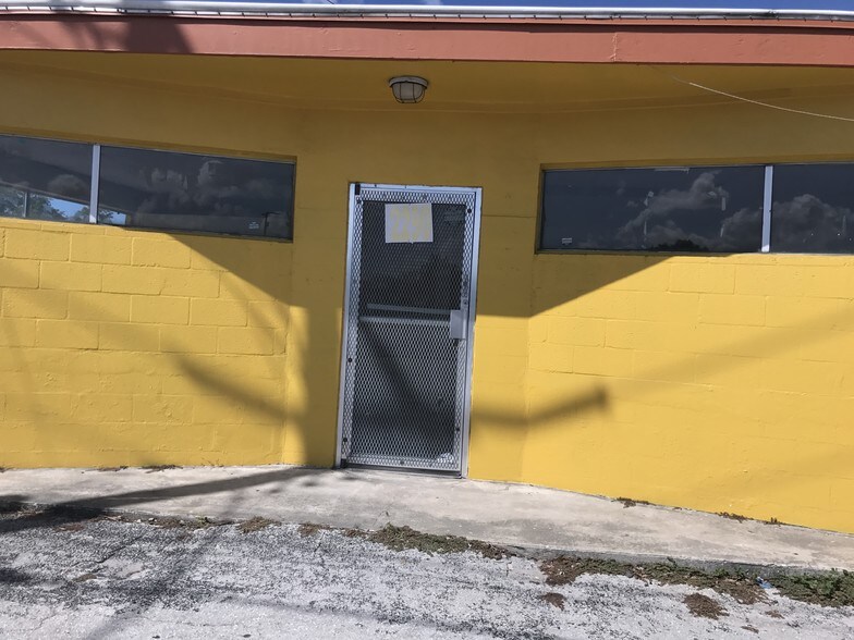 More Photos Of 2280-2290 Fowler St, Fort Myers Freestanding For Sale