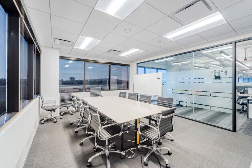 More Photos Of 4910 Airport Plaza Dr, Long Beach Loft Creative Space For Lease