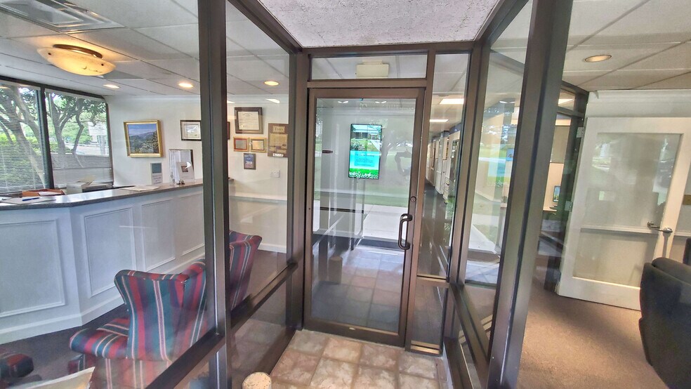 More Photos Of 11890 Sunrise Valley Dr, Reston Office For Lease