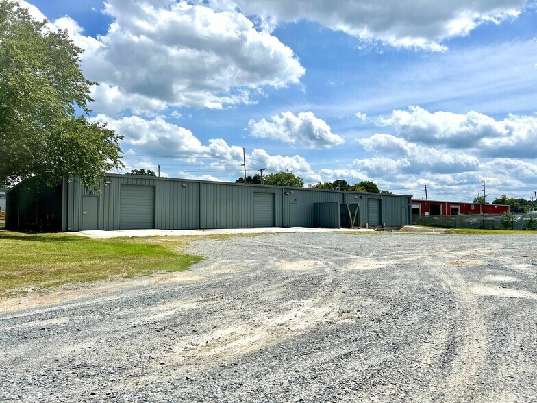 More Photos Of 1635 Morgan Mill Rd, Monroe Storefront Retail Office For Lease