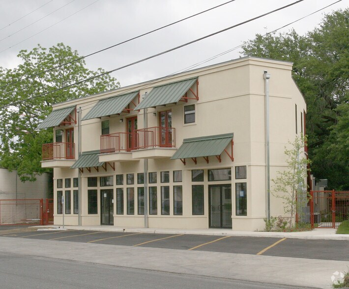 More Photos Of 3010-3012 N Saint Marys St, San Antonio Apartments For Lease