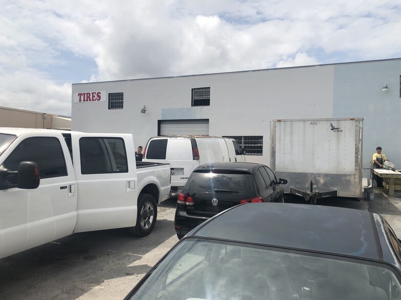 2758 Old Okeechobee Rd, West Palm Beach, FL 33409 ...