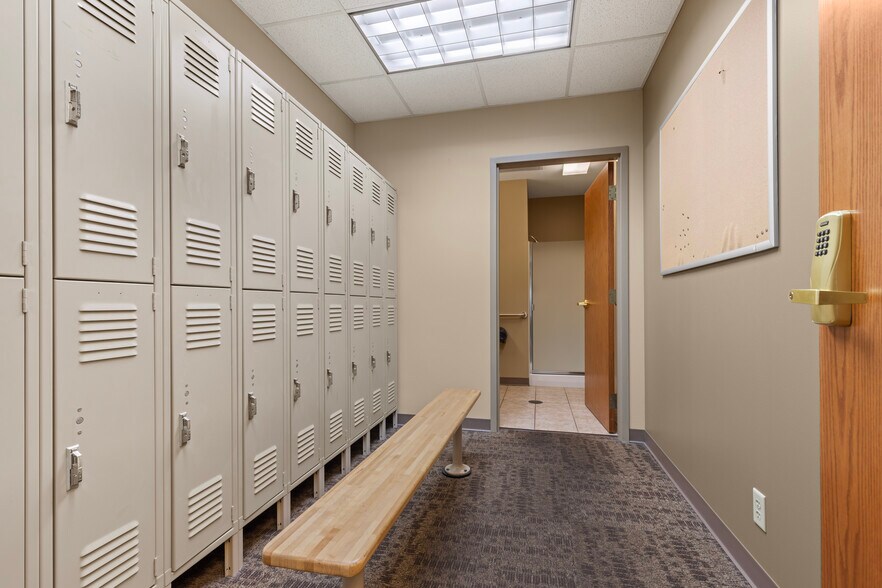 More Photos Of 5112 Forest Hills Ct, Loves Park Industrial For Sale