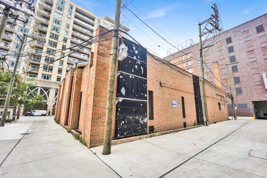 More Photos Of 225 W Division St, Chicago Land For Sale