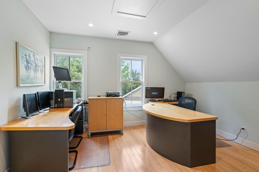 More Photos Of 67 Fort Salonga Rd W, Northport Loft Creative Space For Sale
