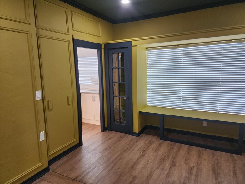 More Photos Of 2820 1st Ave N, Saint Petersburg Storefront Retail Office For Lease