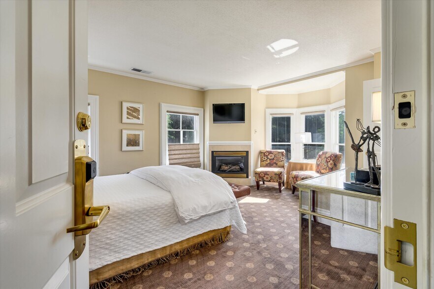 More Photos Of 1139 Lincoln Ave, Calistoga Hospitality For Sale