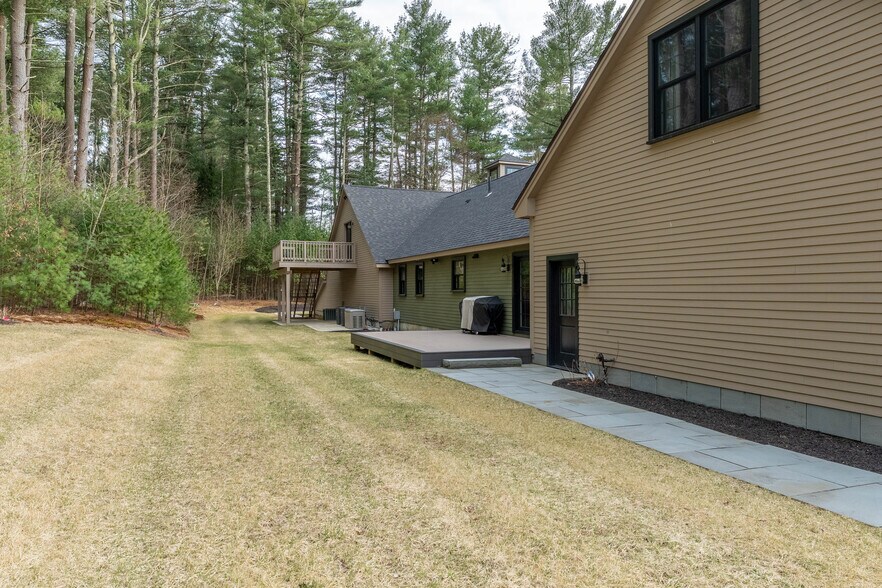 More Photos Of 110 Wauregan Rd, Canterbury Flex For Sale
