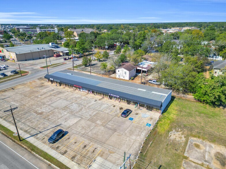 More Photos Of 310 E Davis St, Conroe Office For Sale