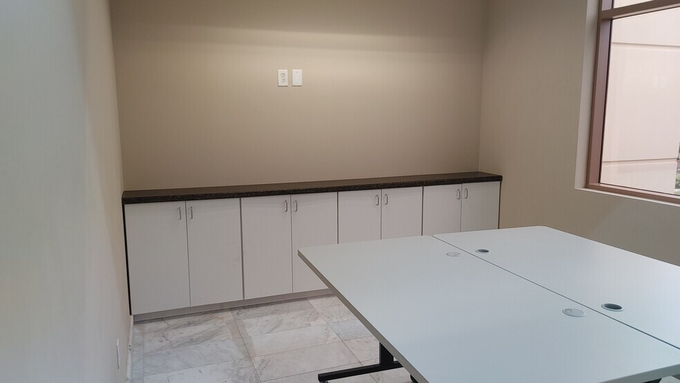 More Photos Of 27 Peters Canyon Rd, Irvine Office For Lease