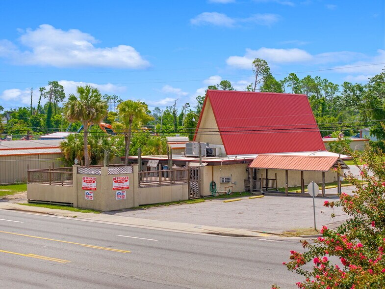 More Photos Of 1623 W 15th St, Panama City Bar For Sale
