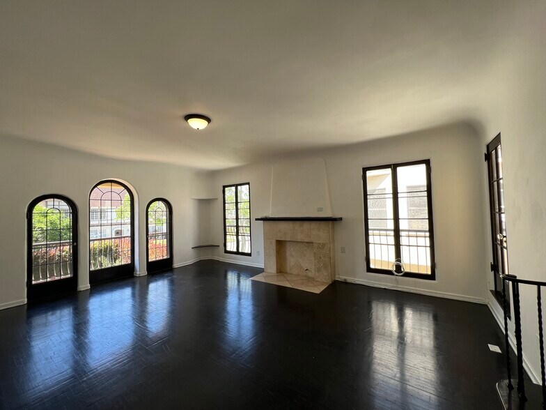 More Photos Of 942 S Mansfield Ave, Los Angeles Apartments For Sale