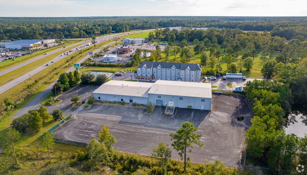 More Photos Of 4640 East Coast Ln, Shallotte Showroom For Lease