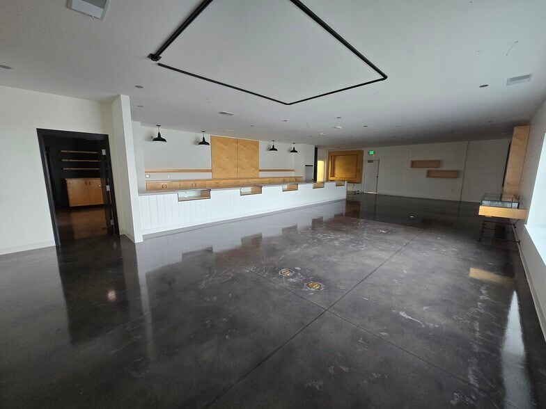 More Photos Of 4330 Wilder Rd, Bay City Freestanding For Lease