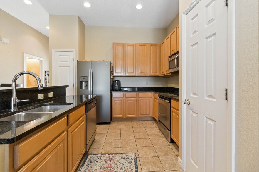 More Photos Of 3730 Avalon Park East Blvd, Orlando Office Residential For Sale