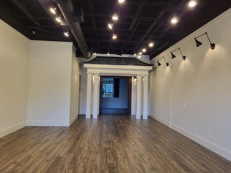More Photos Of 137 Johnson Ferry Rd, Marietta Medical For Lease
