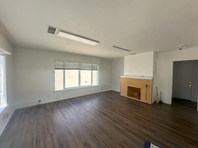 More Photos Of 870 Grand Ave, San Diego General Retail For Sale