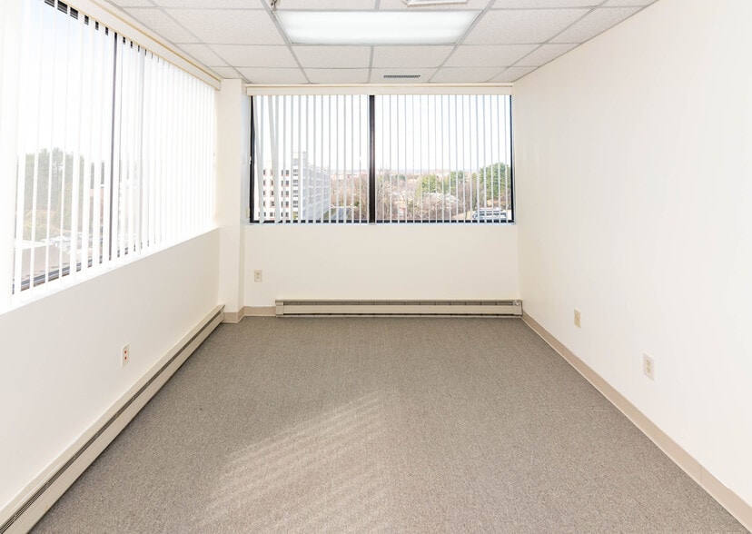 More Photos Of 120 Sister Pierre Dr, Towson Medical For Sale