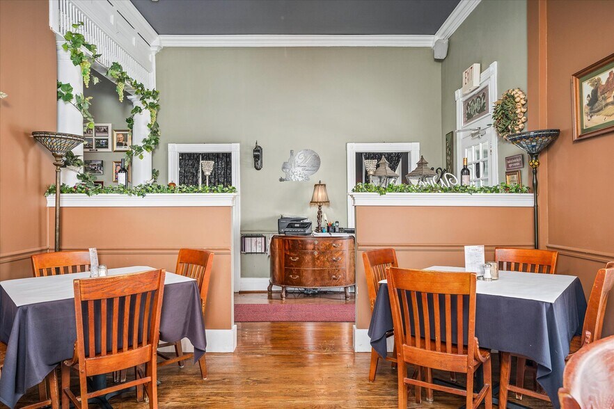 More Photos Of 232 N Peachtree Ave, Cookeville Restaurant For Sale