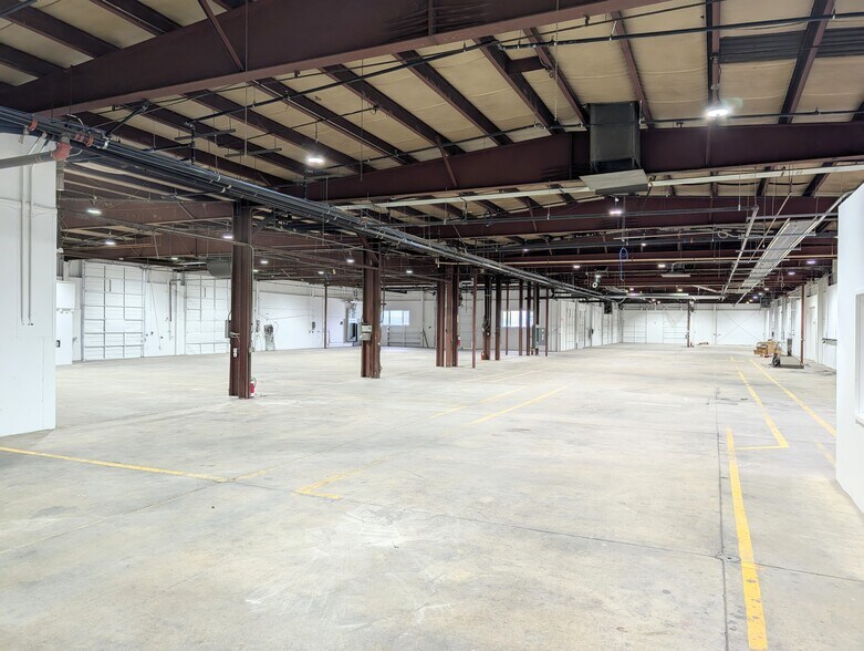 More Photos Of 720-758 S Redwood Rd, Salt Lake City Manufacturing For Lease