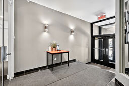 More Photos Of 418 Rue Sherbrooke E, Montréal Loft Creative Space For Sale