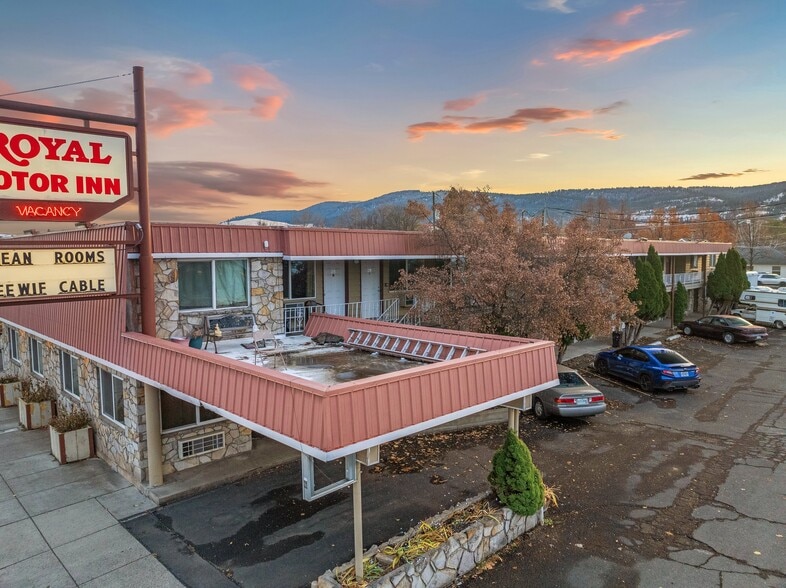 More Photos Of 1510 Adams Ave, La Grande Hotel For Sale