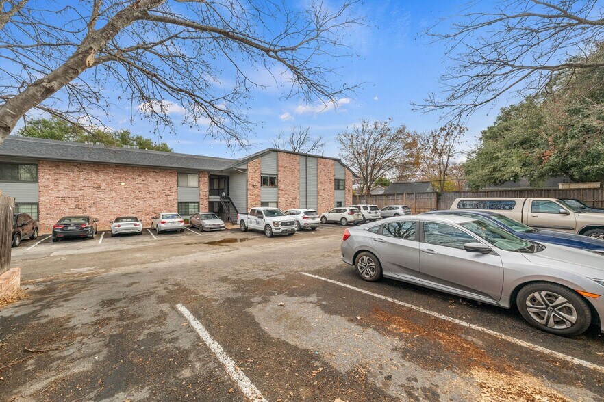 More Photos Of 1717 W 35th St, Austin Apartments For Sale