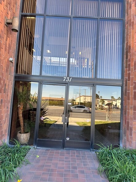 More Photos Of 731 N Beach Blvd, La Habra Medical For Lease