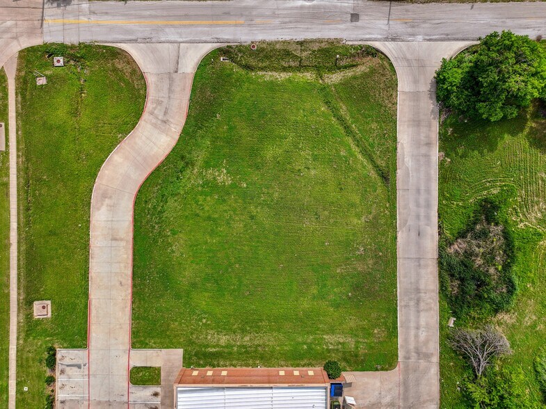 More Photos Of 1910 E Sublett Rd, Arlington Land For Lease