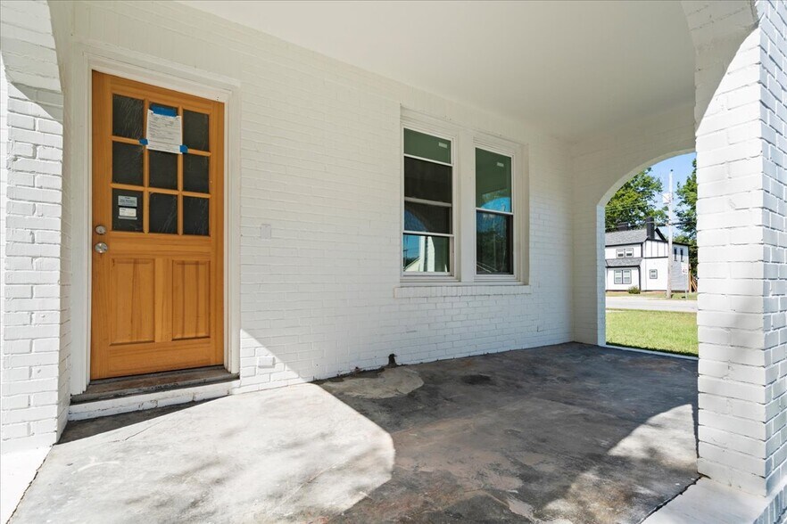 More Photos Of 910 W Evans St, Florence Office For Sale