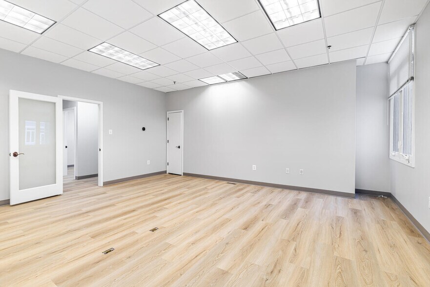 More Photos Of 408 Executive Dr, Langhorne Office For Sale