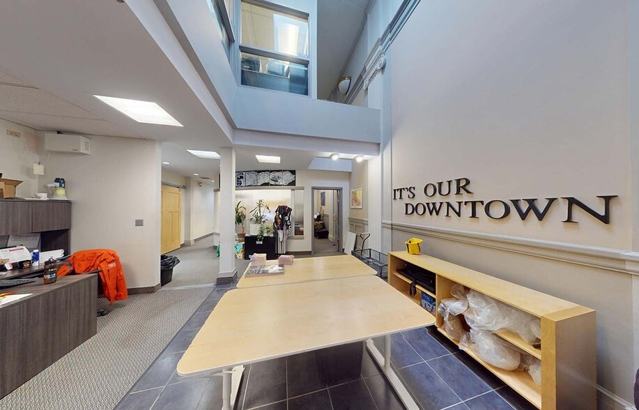 More Photos Of 426 Portage Av, Winnipeg Office For Sale