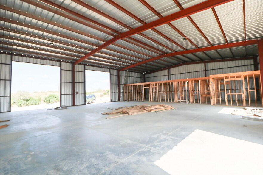 More Photos Of 311 Chicote Rd, Laredo Industrial For Sale