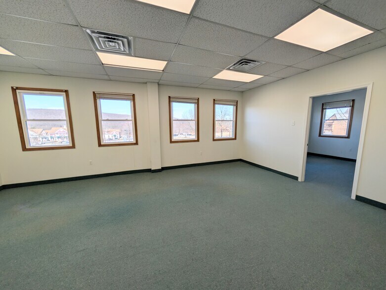 More Photos Of 59 E Mill Rd, Long Valley Office For Sale