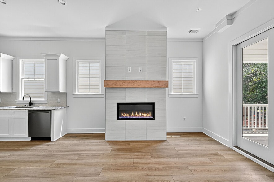 More Photos Of 64 Linton St, Woodstock Apartments For Sale