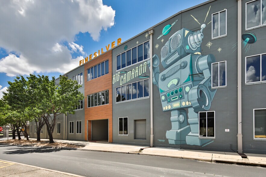 More Photos Of 816 Camaron St, San Antonio Office For Lease