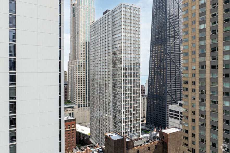 More Photos Of 111 E Chestnut St, Chicago Apartments For Lease