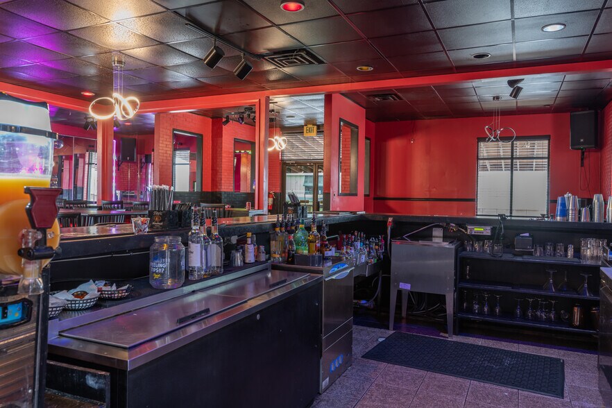 More Photos Of 3571/3585 McGehee Rd, Montgomery Restaurant For Sale