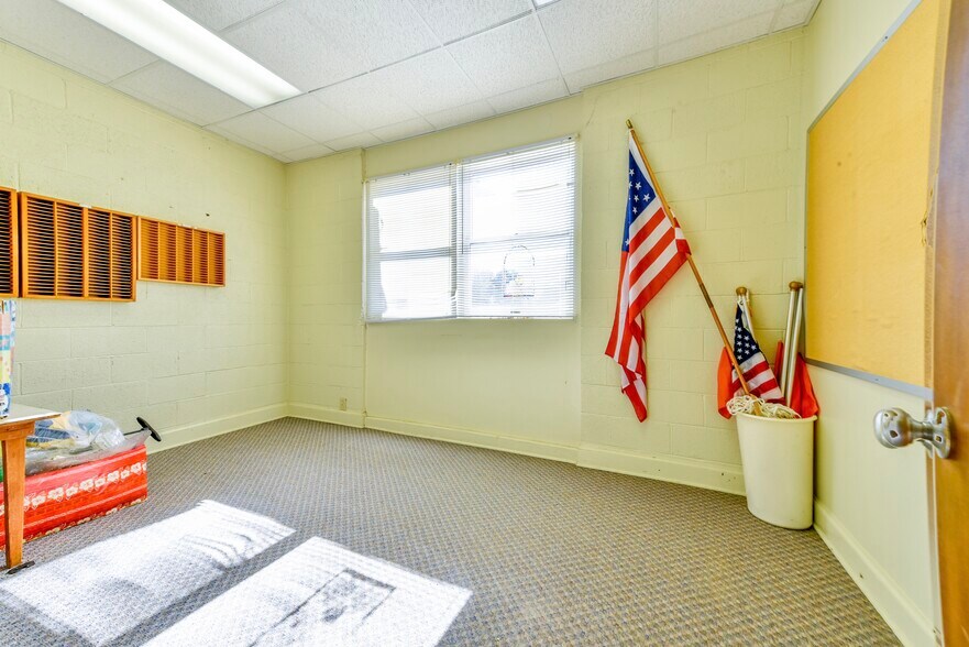 More Photos Of 3901 Raeford Rd, Fayetteville Religious Facility For Lease