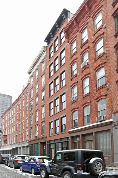 Primary Photo Of 246 Front St, New York Apartments For Lease