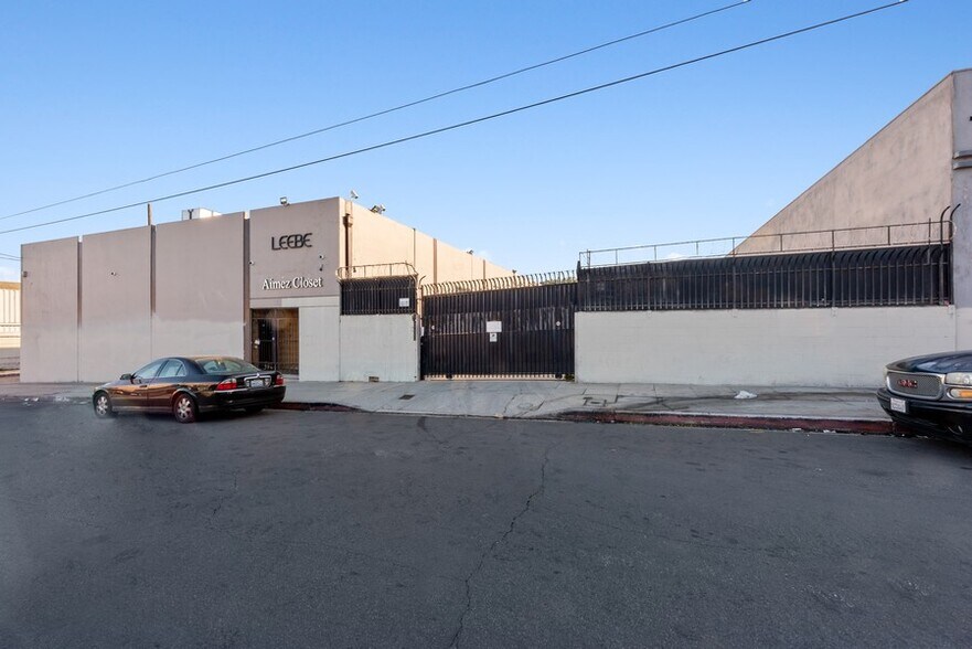 More Photos Of 3226-3230 Mines Ave, Los Angeles Warehouse For Lease