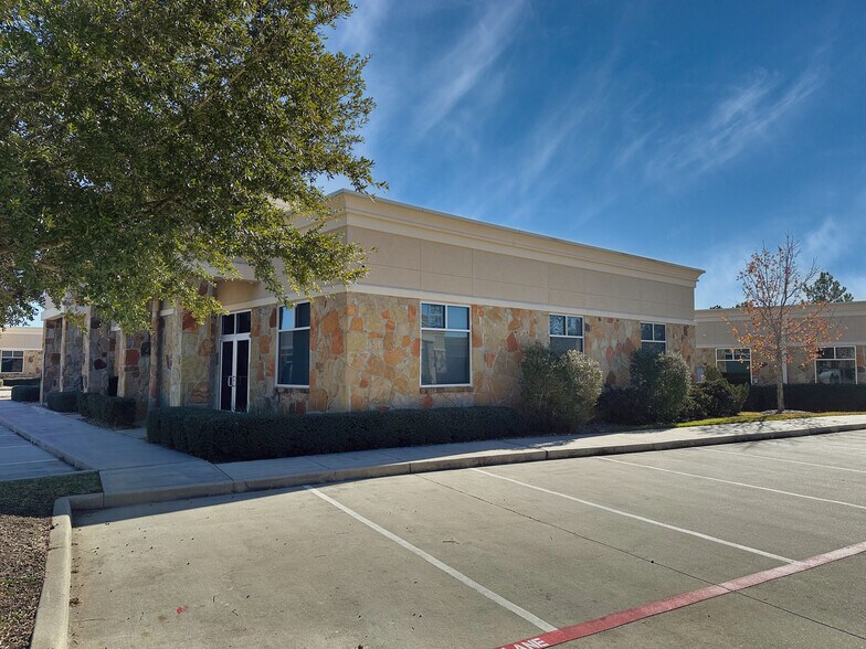 More Photos Of 20008 Champion Forest Dr, Spring Office For Sale